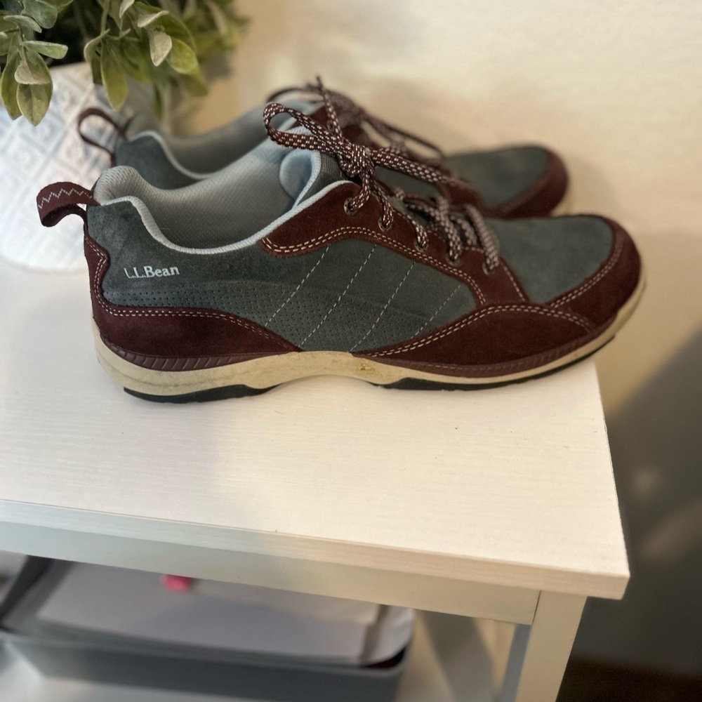 L.L Bean BeanSport Casual Lace Up
Shoe Size 11 Ladies